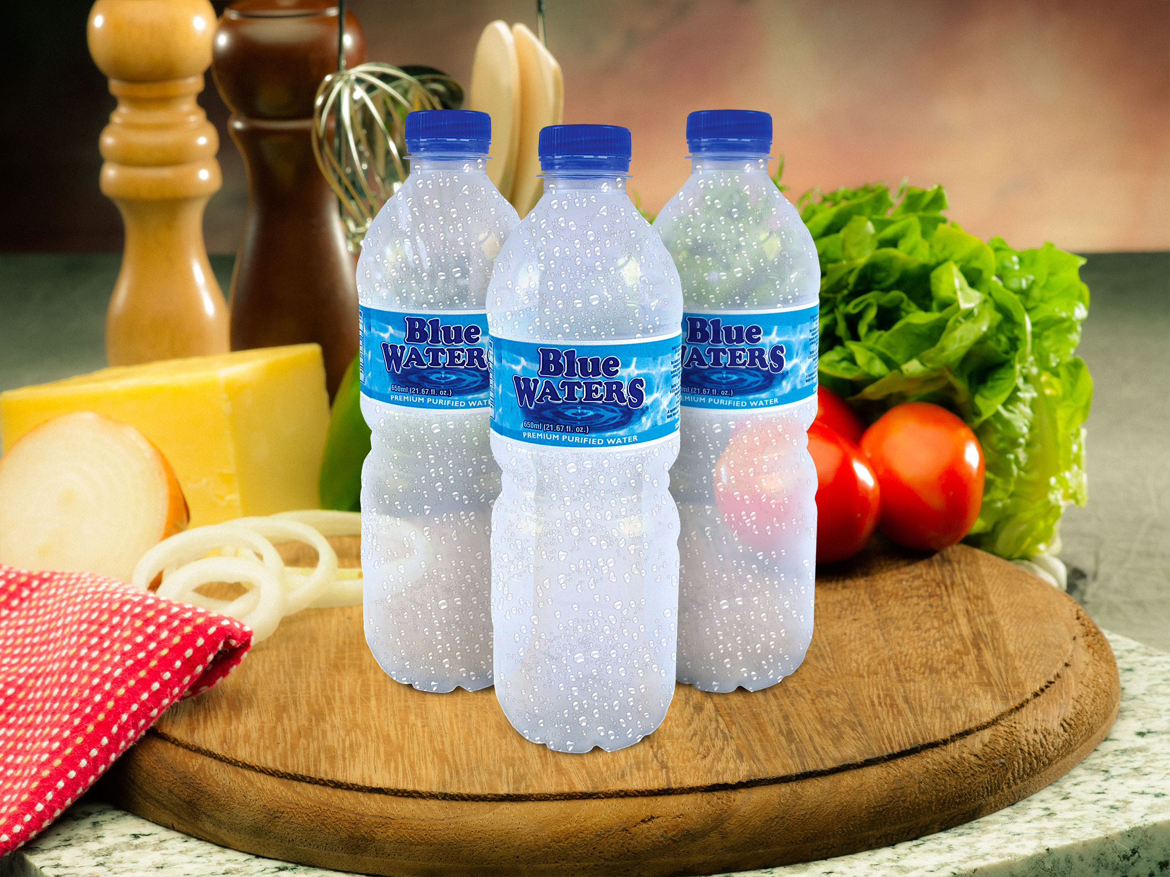 Вода в бутылках и напитки. Блу Ватер. Минеральная вода Blue Water. Бутылка для воды. Blue Water бутылка.